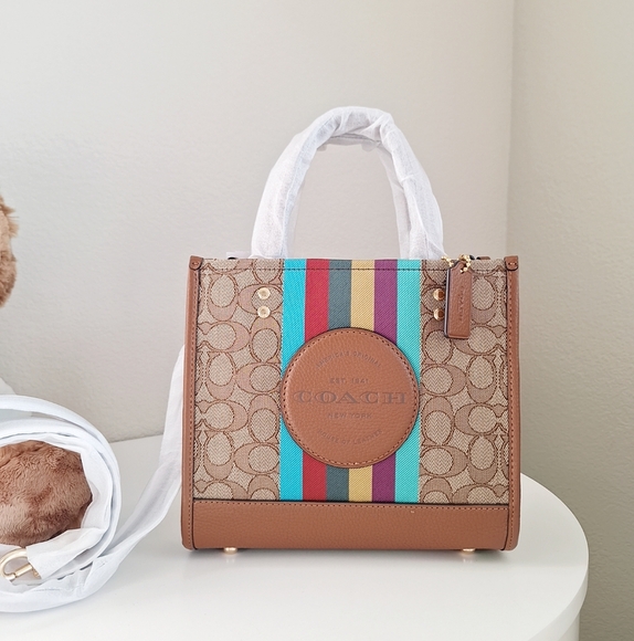NWT Coach C5637 Dempsey Tote 22 Signature Jacquard Stripe Coach Patch Redwood - Picture 1 of 14